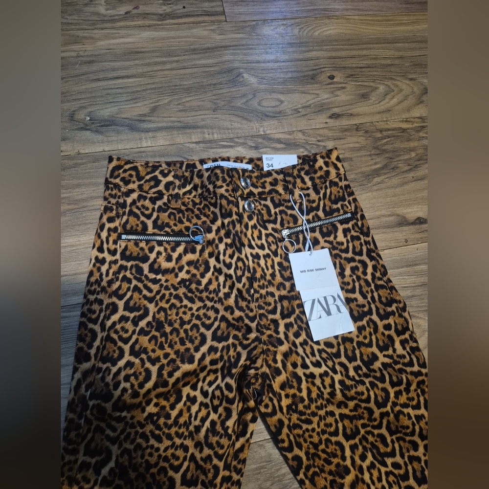 Zara Leopard Print Pants with Zipper Details - Picture 3 of 9